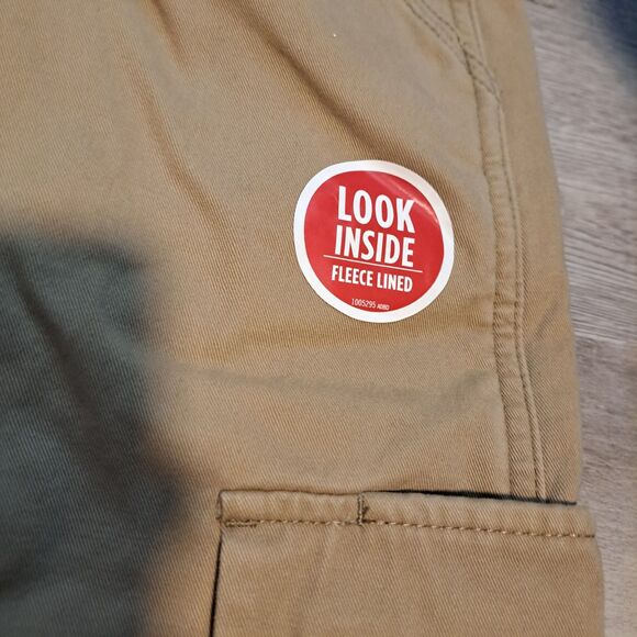 NWT Wrangler Cargo Fleece Lined Pants Men's 42x28 Beige Khaki Relaxed Fit - Picture 5 of 12